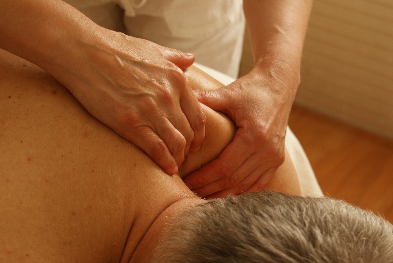 Soothing the Aches: Finding Relief from Shoulder Pain through Physiotherapy